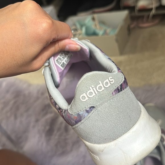 Adidas Cloudfoam Shoes - Picture 4 of 9